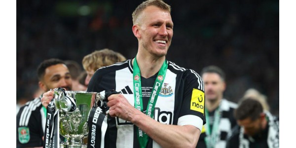 Newcastle United vence troféu do campeonato após 70 anos de espera Newcastle United vence troféu do campeonato após 70 anos de espera